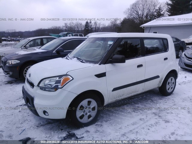 KNDJT2A18A7164801 - 2010 KIA SOUL WHITE photo 2