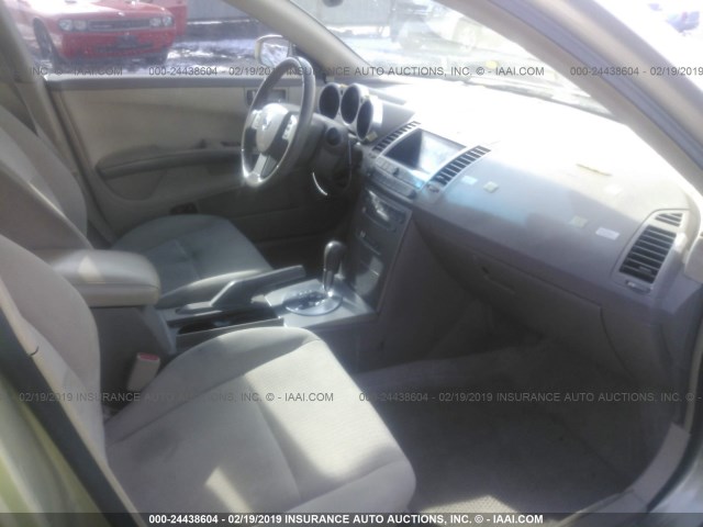 1N4BA41E24C841660 - 2004 NISSAN MAXIMA SE/SL GOLD photo 5