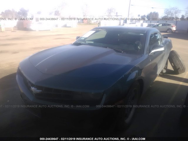 2G1FA1E31D9182182 - 2013 CHEVROLET CAMARO LS GRAY photo 2