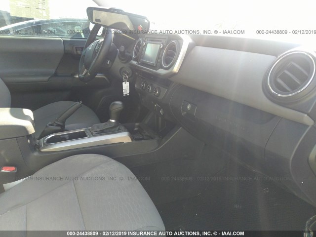 5TFAZ5CN1HX044607 - 2017 TOYOTA TACOMA DBL CAB/SR5/TRD SPORT/OR ORANGE photo 5