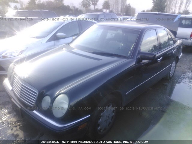 WDBJF55F4VJ031703 - 1997 MERCEDES-BENZ E 320 BLACK photo 2