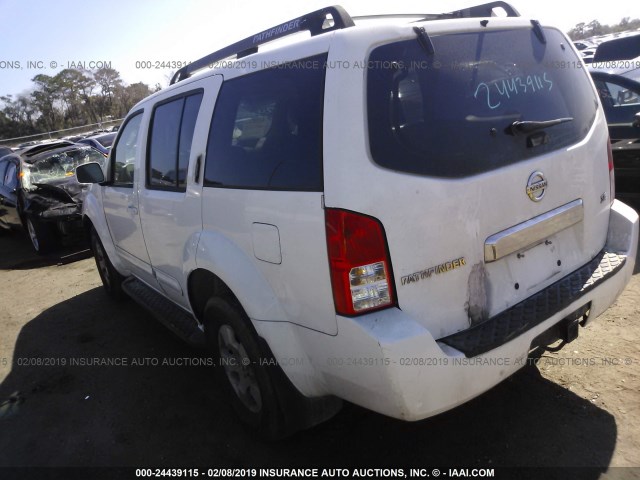 5N1AR18U46C644532 - 2006 NISSAN PATHFINDER LE/SE/XE WHITE photo 3