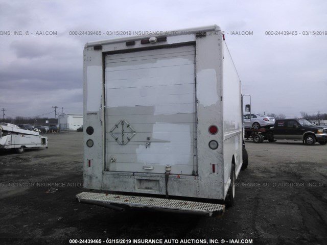 4UZA4FF48YCF81214 - 2000 FREIGHTLINER CHASSIS M LINE WALK-IN VAN Unknown photo 8