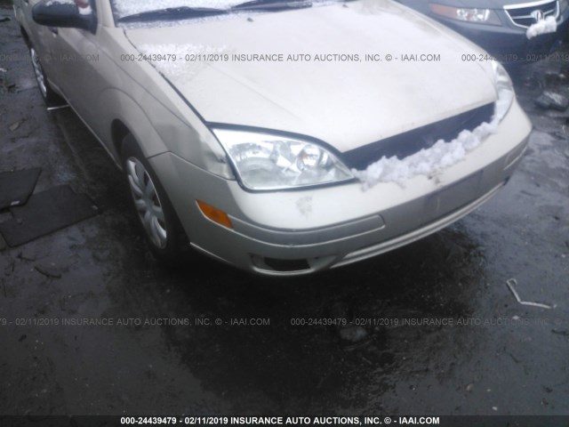 1FAFP34N86W103644 - 2006 FORD FOCUS ZX4 GOLD photo 6