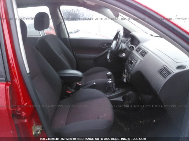 1FAFP38Z65W201468 - 2005 FORD FOCUS ZX4 ST RED photo 5