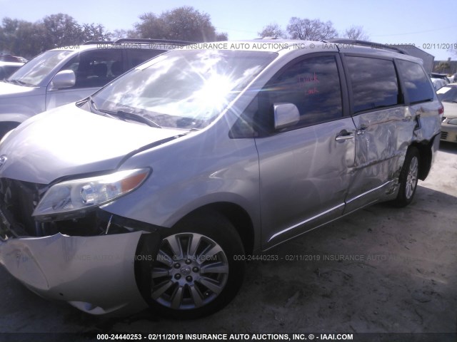 5TDYK3DC1CS201930 - 2012 TOYOTA SIENNA XLE/LIMITED SILVER photo 2