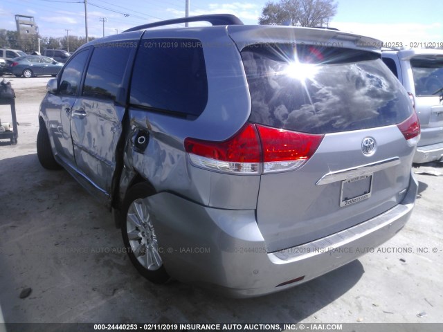 5TDYK3DC1CS201930 - 2012 TOYOTA SIENNA XLE/LIMITED SILVER photo 3