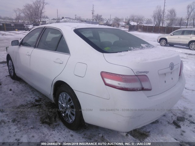 4T1BF3EK9BU657390 - 2011 TOYOTA CAMRY SE/LE/XLE 白色 照片 3
