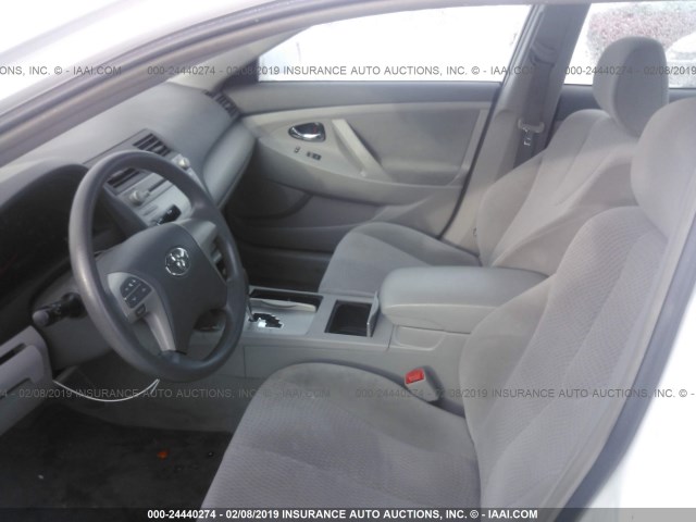 4T1BF3EK9BU657390 - 2011 TOYOTA CAMRY SE/LE/XLE 白色 照片 5
