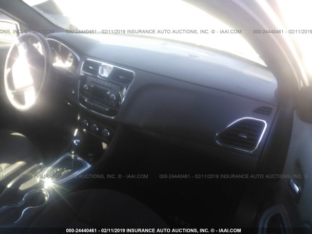 1C3CCBAB3EN210574 - 2014 CHRYSLER 200 LX GRAY photo 5