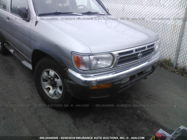 JN8AR05Y3XW299472 - 1999 NISSAN PATHFINDER LE/SE/XE SILVER photo 6