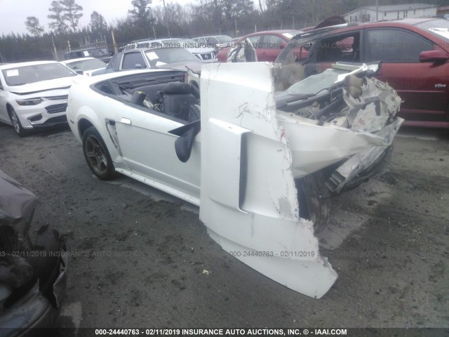 1FAFP45X82F108780 - 2002 FORD MUSTANG GT WHITE photo 1