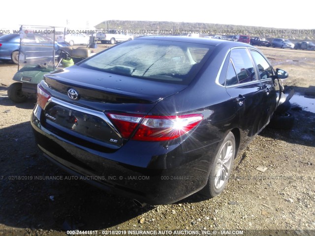 4T1BF1FK2GU615394 - 2016 TOYOTA CAMRY LE/XLE/SE/XSE შავი ფოტო 4