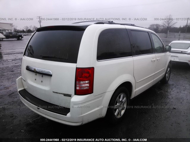 2A4RR2D17AR374831 - 2010 CHRYSLER TOWN & COUNTRY LX WHITE photo 4