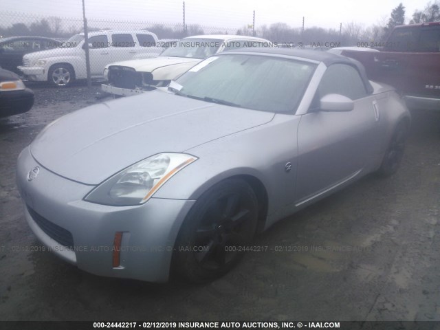 JN1AZ36A54T003205 - 2004 NISSAN 350Z ROADSTER SILVER photo 2