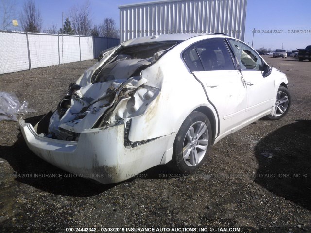 1N4BL2AP0CN561335 - 2012 NISSAN ALTIMA SR WHITE photo 4