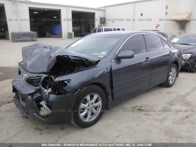 4T4BF3EK2BR099467 - 2011 TOYOTA CAMRY SE/LE/XLE 灰色 照片 2