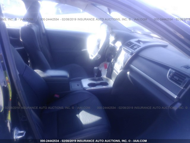 4T1BF1FK0DU672107 - 2013 TOYOTA CAMRY L/SE/LE/XLE 黑色 照片 5
