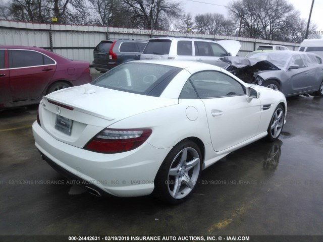 WDDPK5HA6CF038620 - 2012 MERCEDES-BENZ SLK 350 WHITE photo 4