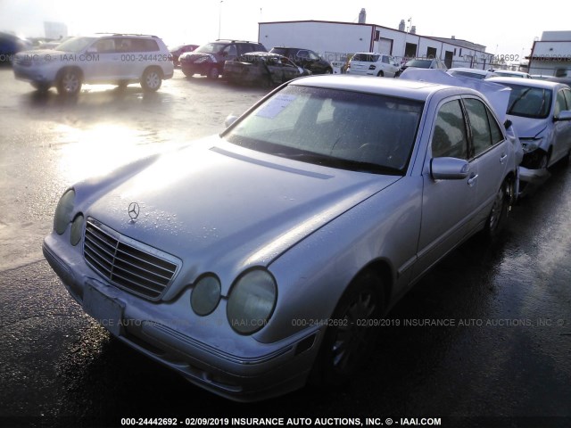 WDBJF65J71B223485 - 2001 MERCEDES-BENZ E 320 SILVER photo 2