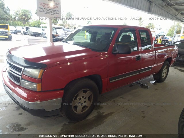 1GCEC19V77Z125178 - 2007 CHEVROLET SILVERADO C1500 CLASSIC RED photo 2