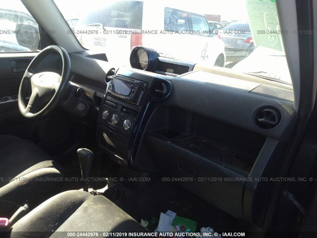 JTLKT324440168302 - 2004 TOYOTA SCION XB BLUE photo 5