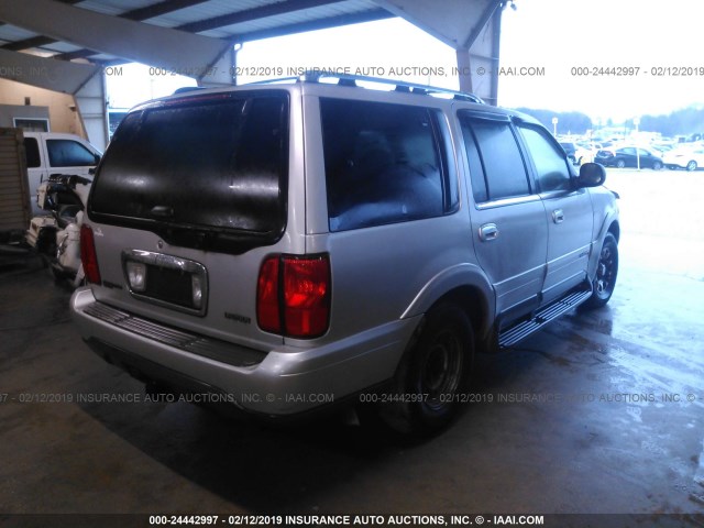 5LMRU27A2XLJ32250 - 1999 LINCOLN NAVIGATOR SILVER photo 4