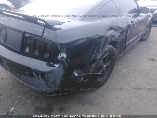 1ZVHT82H085196898 - 2008 FORD MUSTANG GT BLACK photo 6