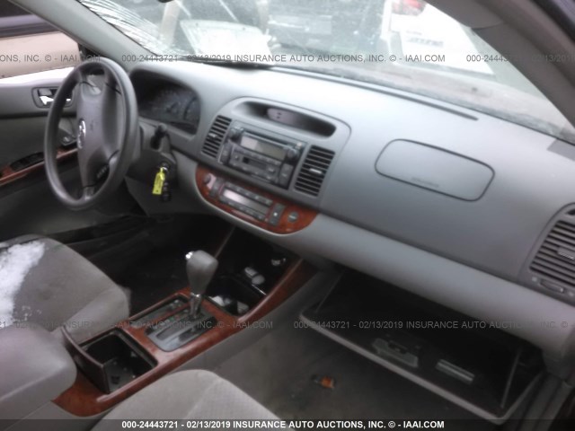 4T1BE32K82U110893 - 2002 TOYOTA CAMRY LE/XLE/SE MAROON photo 5