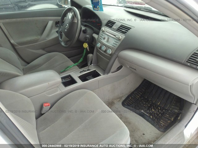 4T1BE46K88U222201 - 2008 TOYOTA CAMRY CE/LE/XLE/SE SILVER photo 5
