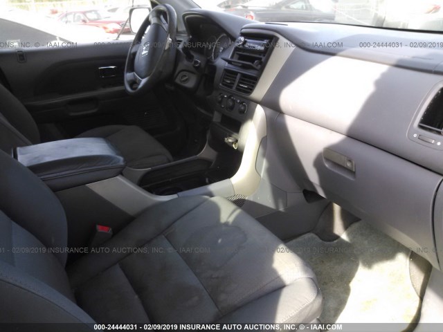 5FNYF28107B021579 - 2007 HONDA PILOT LX BLACK photo 5