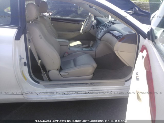 4T1CA30P54U007397 - 2004 TOYOTA CAMRY SOLARA SE/SLE WHITE photo 5