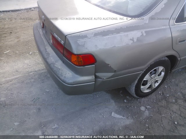 4T1BG22K3YU700156 - 2000 TOYOTA CAMRY CE/LE/XLE 灰色 照片 6