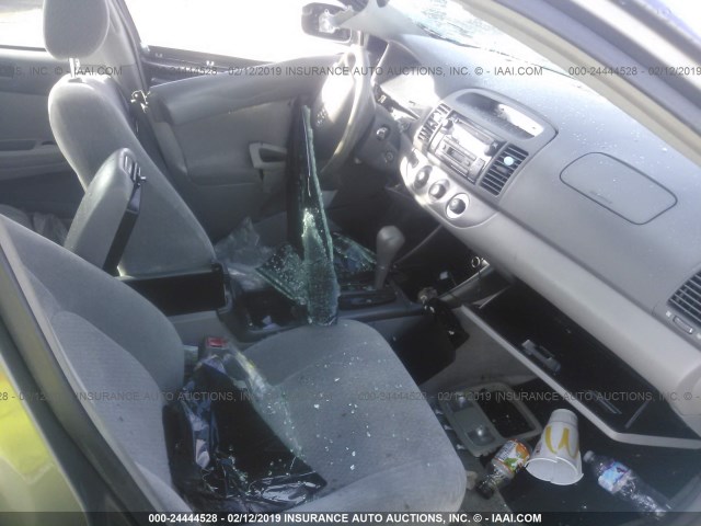 JTDBE32K830191603 - 2003 TOYOTA CAMRY LE/XLE Сұр фото 5