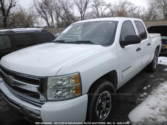 3GCPKSEA4BG107427 - 2011 CHEVROLET SILVERADO K1500 LT WHITE photo 2