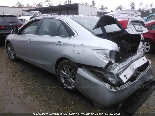 4T1BF1FK4FU894555 - 2015 TOYOTA CAMRY LE/XLE/SE/XSE 银色 照片 3