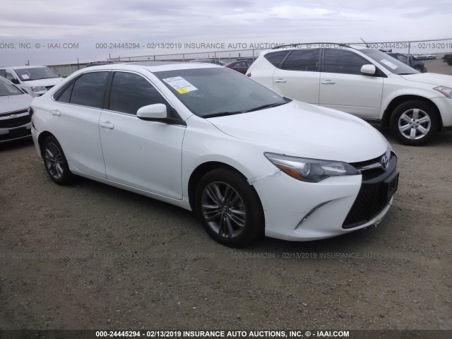 4T1BF1FK4GU548202 - 2016 TOYOTA CAMRY LE/XLE/SE/XSE WHITE photo 1