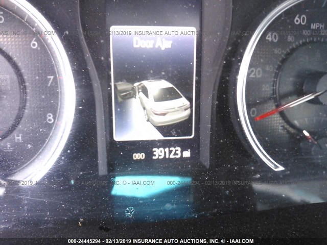 4T1BF1FK4GU548202 - 2016 TOYOTA CAMRY LE/XLE/SE/XSE WHITE photo 7