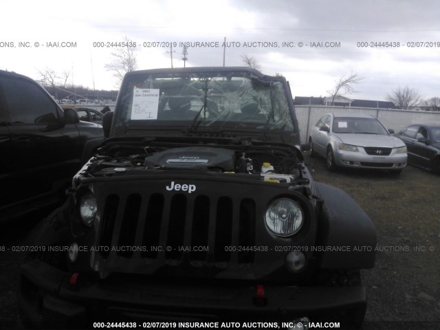 1C4BJWFG8FL740027 - 2015 JEEP WRANGLER UNLIMITE RUBICON BLACK photo 6