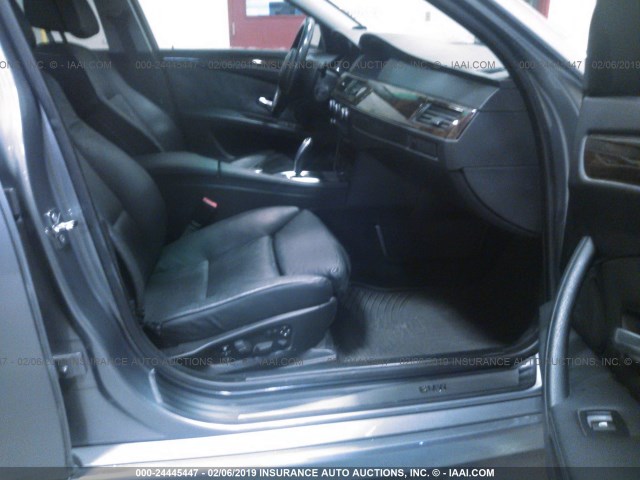 WBANV93578CZ66260 - 2008 BMW 535 GRAY photo 5