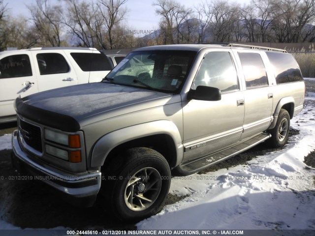 1GKFK16R5XJ810054 - 1999 GMC SUBURBAN K1500 BEIGE photo 2