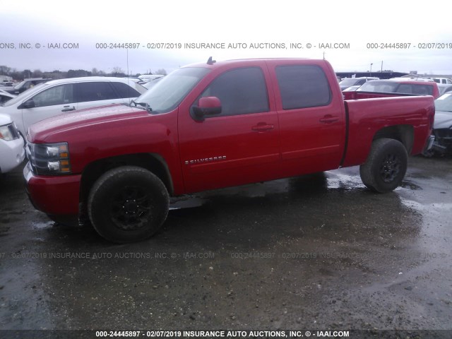 3GCEC13J58G141662 - 2008 CHEVROLET SILVERADO C1500 RED photo 2