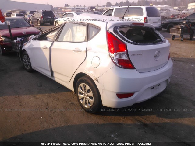 KMHCT5AEXHU362834 - 2017 HYUNDAI ACCENT SE SILVER photo 3