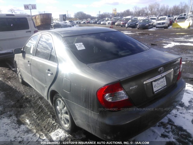 JTDBE30K020065964 - 2002 TOYOTA CAMRY LE/XLE/SE GRAY photo 3