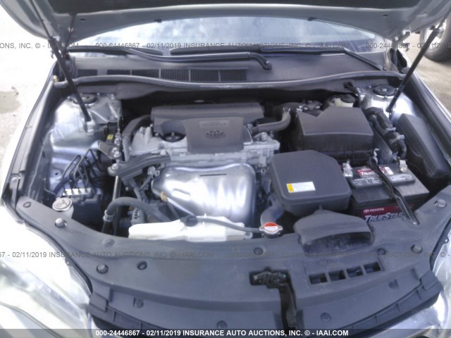 4T1BF1FK5GU567910 - 2016 TOYOTA CAMRY LE/XLE/SE/XSE ვერცხლისფერი ფოტო 10