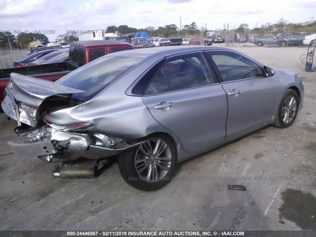 4T1BF1FK5GU567910 - 2016 TOYOTA CAMRY LE/XLE/SE/XSE ვერცხლისფერი ფოტო 4