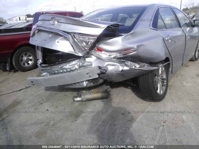 4T1BF1FK5GU567910 - 2016 TOYOTA CAMRY LE/XLE/SE/XSE ვერცხლისფერი ფოტო 6