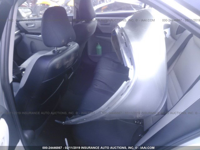 4T1BF1FK5GU567910 - 2016 TOYOTA CAMRY LE/XLE/SE/XSE ვერცხლისფერი ფოტო 8