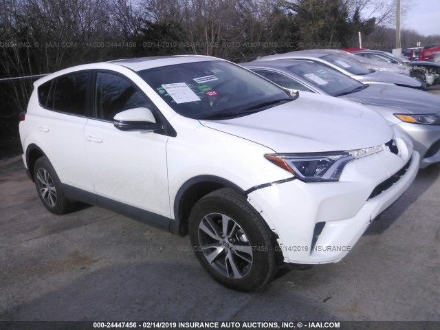 2T3WFREV7JW468810 - 2018 TOYOTA RAV4 ADVENTURE/XLE WHITE photo 1