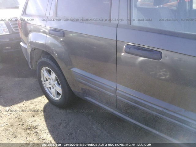 1J4GS48K55C724255 - 2005 JEEP GRAND CHEROKEE LAREDO/COLUMBIA/FREEDOM 深棕色 照片 6